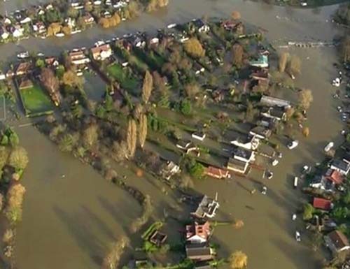 Will the Thames river basin flood in the next months?